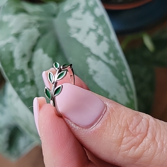 Green Leaf Garland Style Toe Ring, adjustable - Picture 4 of 6